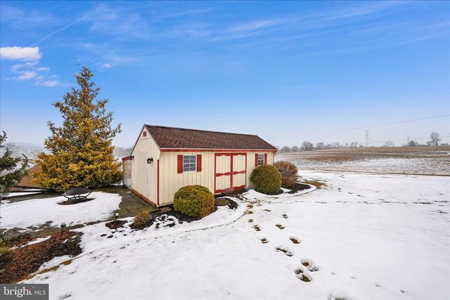 61 W ROSEBUD RD, Myerstown, PA 17067