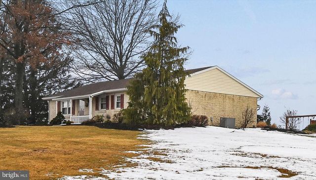 61 W ROSEBUD RD, Myerstown, PA 17067