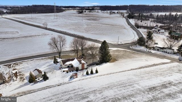 61 W ROSEBUD RD, Myerstown, PA 17067
