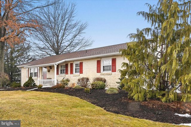 61 W ROSEBUD RD, Myerstown, PA 17067