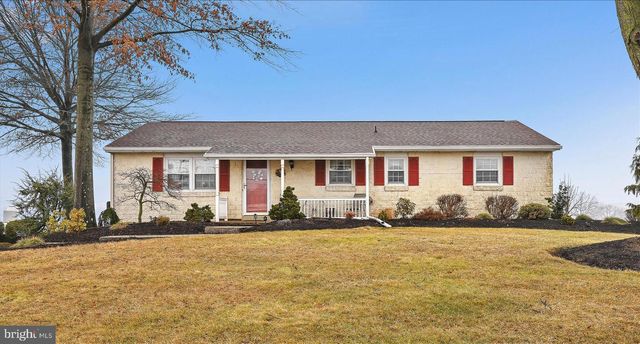 61 W ROSEBUD RD, Myerstown, PA 17067