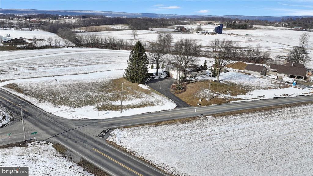 61 W ROSEBUD RD, Myerstown, PA 17067