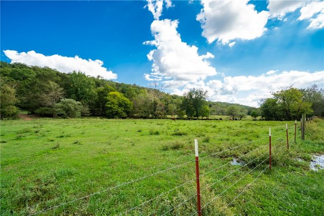 16380 N Cove Creek Road, Prairie Grove, AR 72753