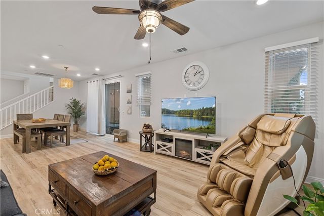 20608 Galloway, Saugus, CA 91350