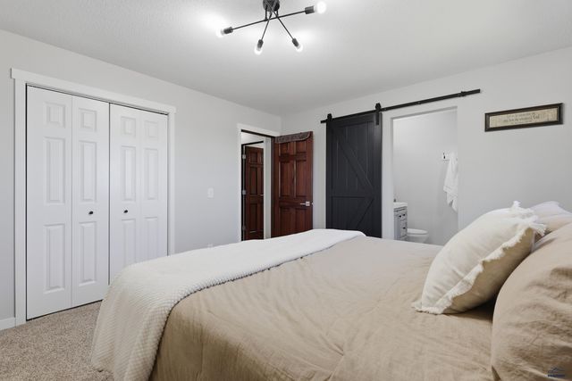 3031 SUNNY HILL CIR, Rapid City, SD 57702