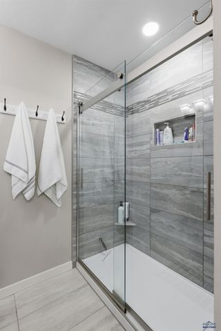 3031 SUNNY HILL CIR, Rapid City, SD 57702