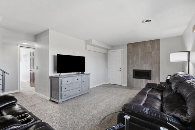 3031 SUNNY HILL CIR, Rapid City, SD 57702