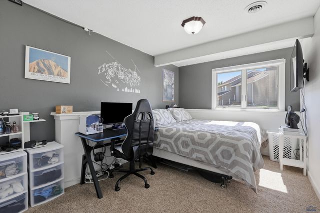3031 SUNNY HILL CIR, Rapid City, SD 57702