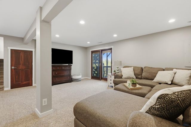 3031 SUNNY HILL CIR, Rapid City, SD 57702