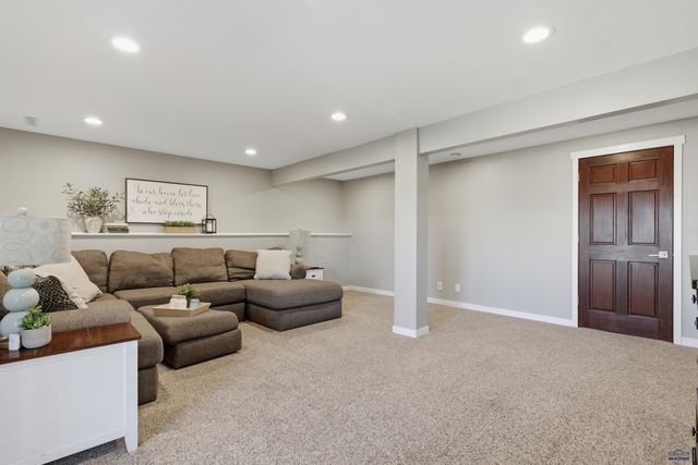 3031 SUNNY HILL CIR, Rapid City, SD 57702