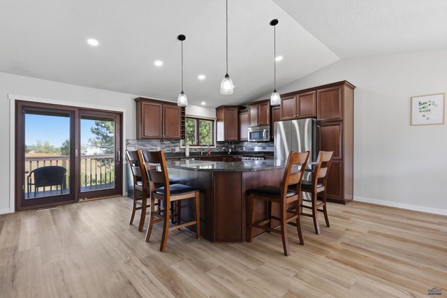 3031 SUNNY HILL CIR, Rapid City, SD 57702