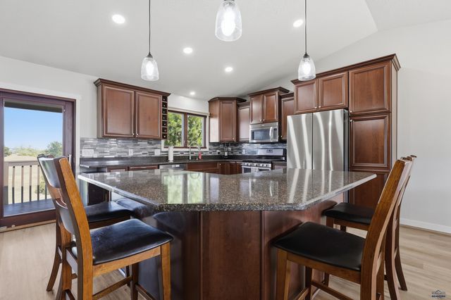 3031 SUNNY HILL CIR, Rapid City, SD 57702