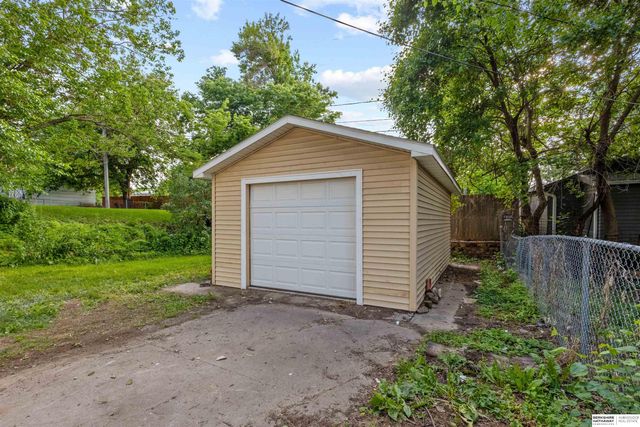1444 S 16th Street, Omaha, NE 68108