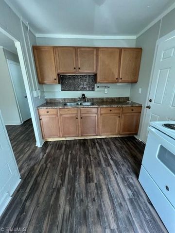 1215 Gatewood Avenue, Greensboro, NC 27405
