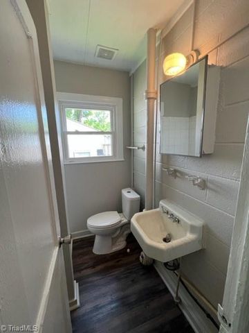 1215 Gatewood Avenue, Greensboro, NC 27405