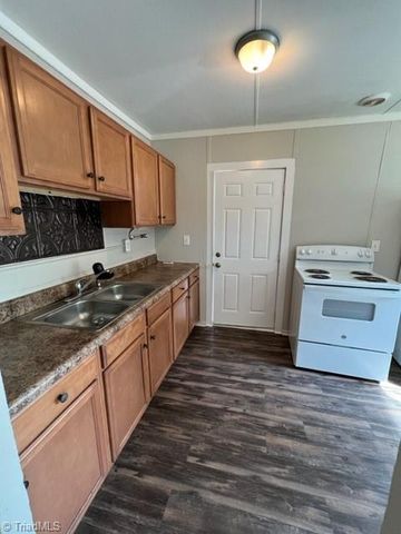 1215 Gatewood Avenue, Greensboro, NC 27405