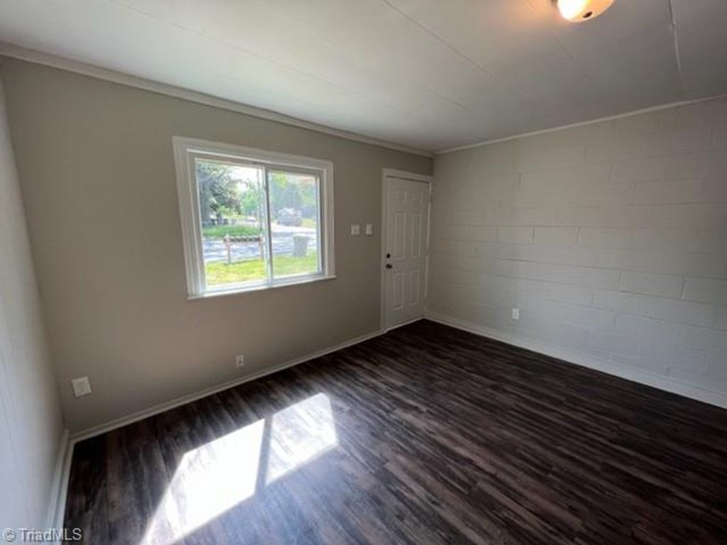 1215 Gatewood Avenue, Greensboro, NC 27405