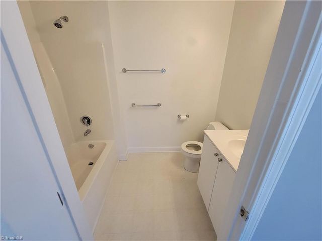 302 campus walk Trail 300, Elon, NC 27244