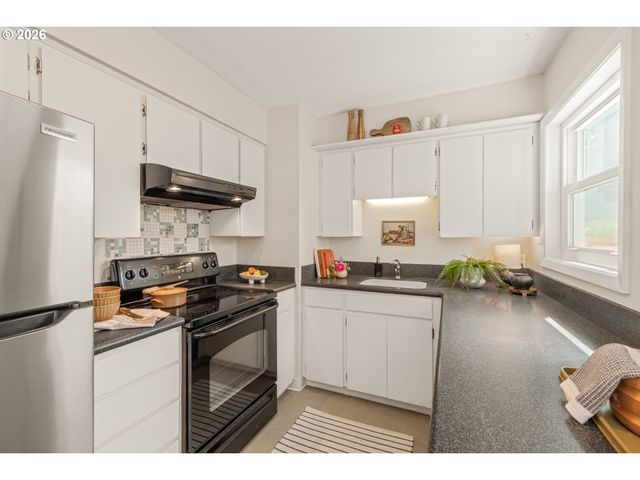 2919 Se 76TH Ave, Portland, OR 97206