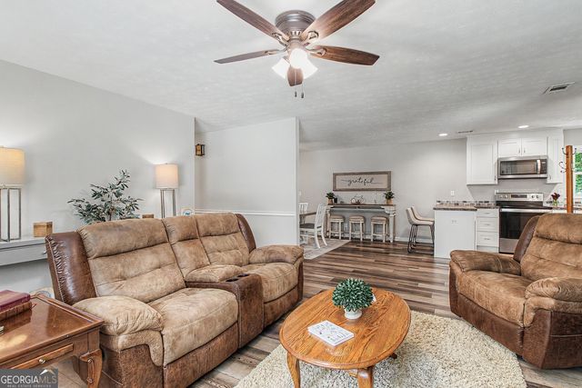 27 Lynhaven Drive, Newnan, GA 30263