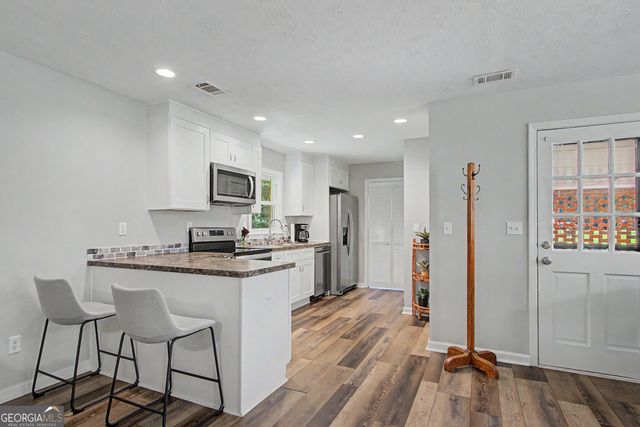 27 Lynhaven Drive, Newnan, GA 30263
