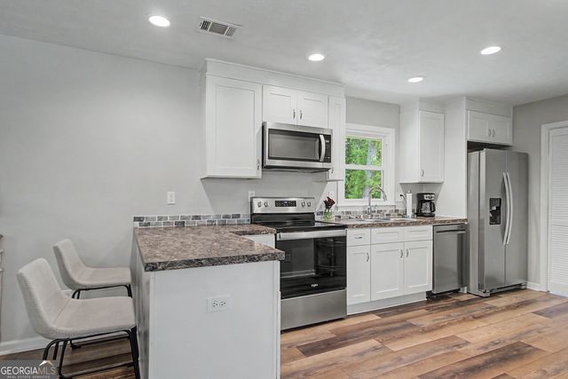 27 Lynhaven Drive, Newnan, GA 30263