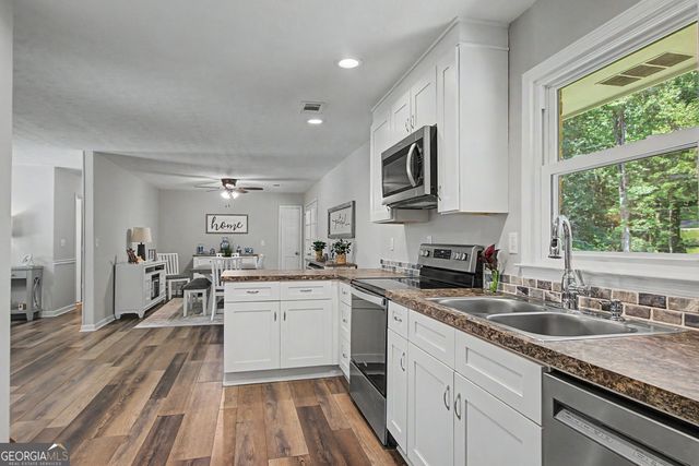 27 Lynhaven Drive, Newnan, GA 30263