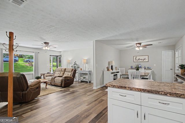 27 Lynhaven Drive, Newnan, GA 30263