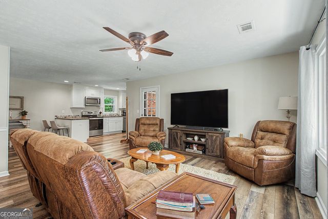 27 Lynhaven Drive, Newnan, GA 30263