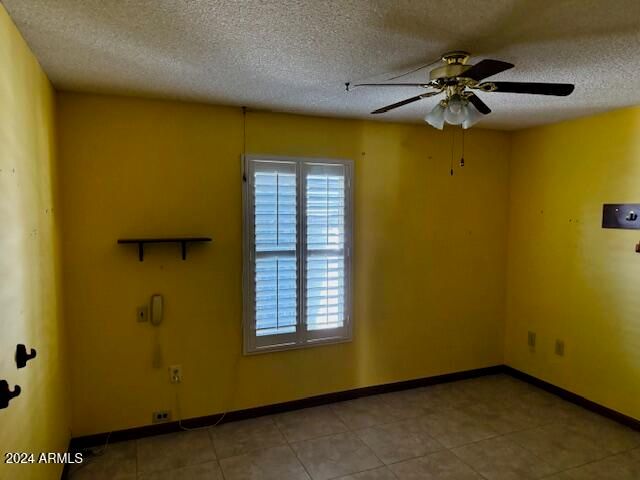 10202 W EDGEWOOD Drive, Sun City, AZ 85351