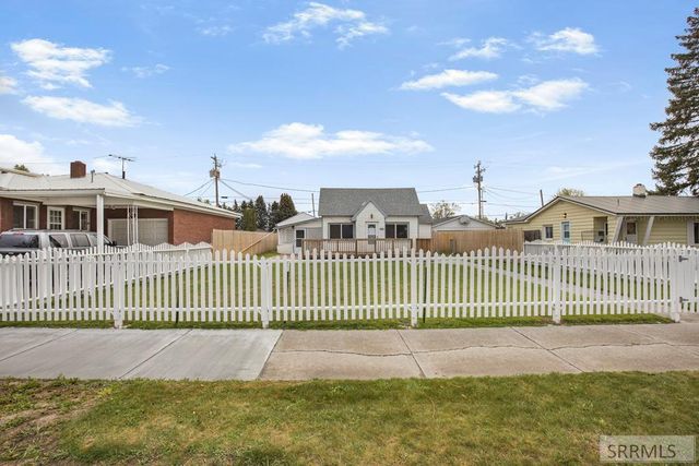 522 Gladstone Street, Idaho Falls, ID 83401