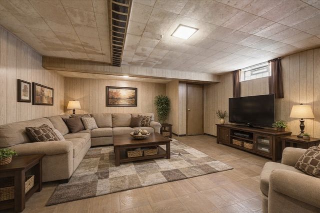 307 N Patton Avenue, Arlington Heights, IL 60005