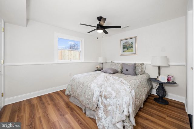 12 DUNSINANE DR, New Castle, DE 19720