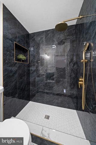 12 DUNSINANE DR, New Castle, DE 19720