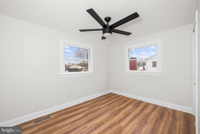 12 DUNSINANE DR, New Castle, DE 19720