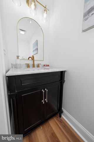 12 DUNSINANE DR, New Castle, DE 19720