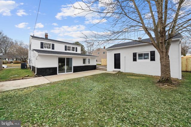 12 DUNSINANE DR, New Castle, DE 19720