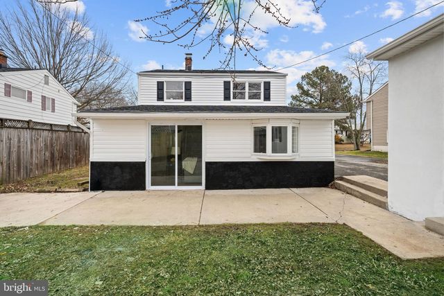 12 DUNSINANE DR, New Castle, DE 19720