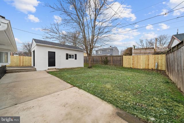 12 DUNSINANE DR, New Castle, DE 19720