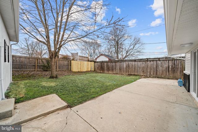 12 DUNSINANE DR, New Castle, DE 19720