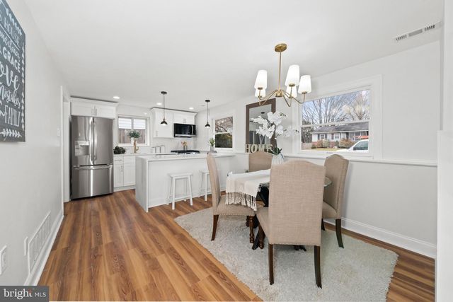 12 DUNSINANE DR, New Castle, DE 19720