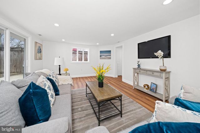 12 DUNSINANE DR, New Castle, DE 19720