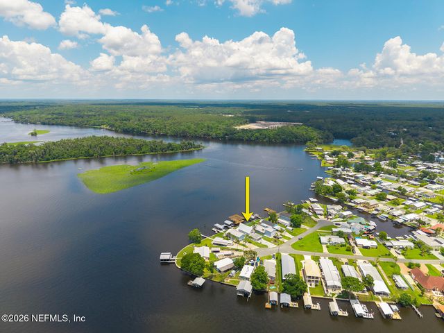 200 SPORTSMAN Drive, Welaka, FL 32193