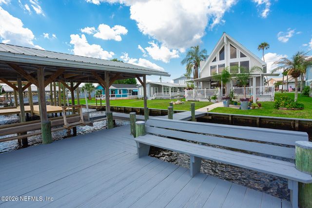 200 SPORTSMAN Drive, Welaka, FL 32193