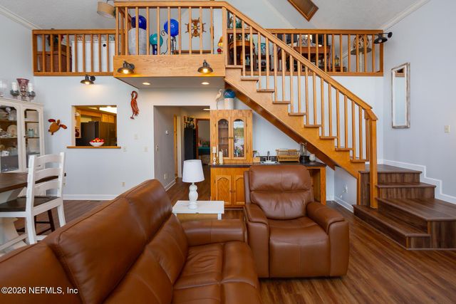200 SPORTSMAN Drive, Welaka, FL 32193
