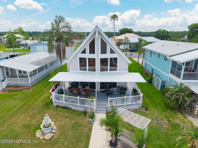 200 SPORTSMAN Drive, Welaka, FL 32193