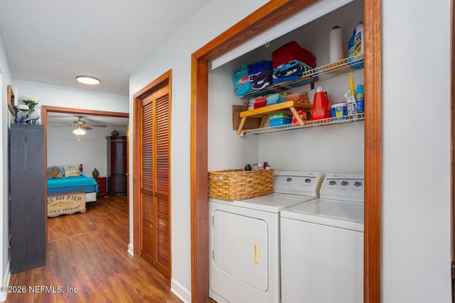 200 SPORTSMAN Drive, Welaka, FL 32193