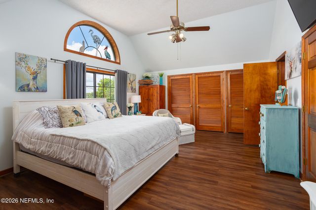 200 SPORTSMAN Drive, Welaka, FL 32193