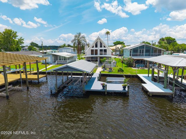 200 SPORTSMAN Drive, Welaka, FL 32193