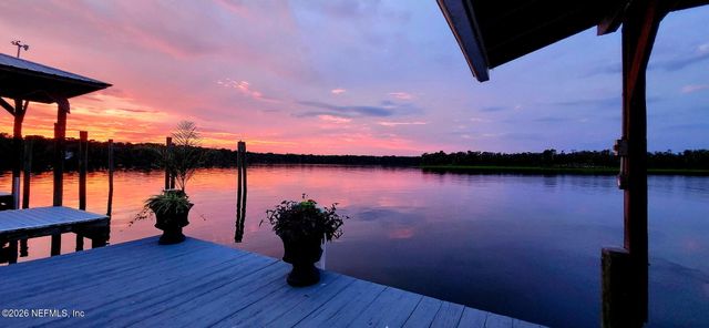200 SPORTSMAN Drive, Welaka, FL 32193